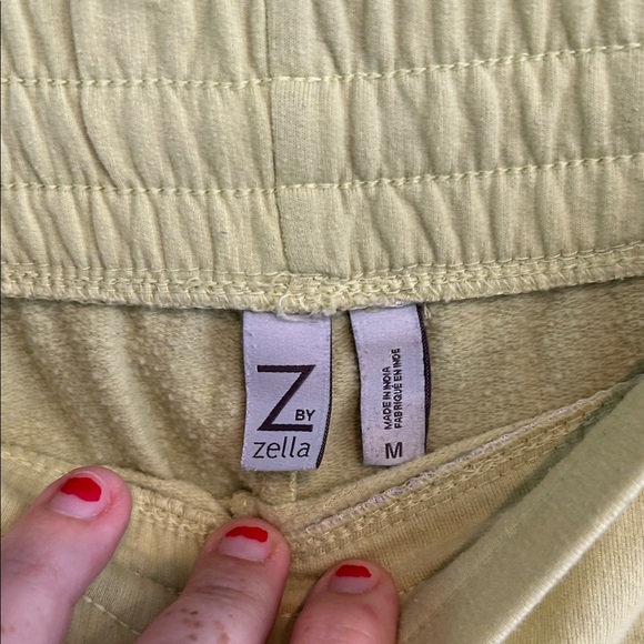 Zella Light Lime Green/Yellow Women's Athletic Shorts - Picture 2 of 3